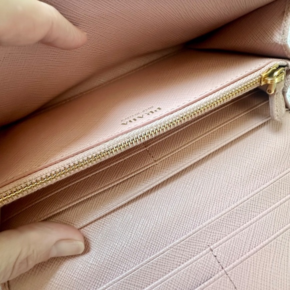 2 PRADA WALLETS!! 100% Authentic w/ Prada Gift Boxes Pink & Black RARE!! - Picture 13 of 14